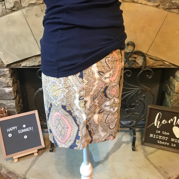 BCBGeneration Multicolored Paisley Print Shorts 6 - Picture 4 of 7